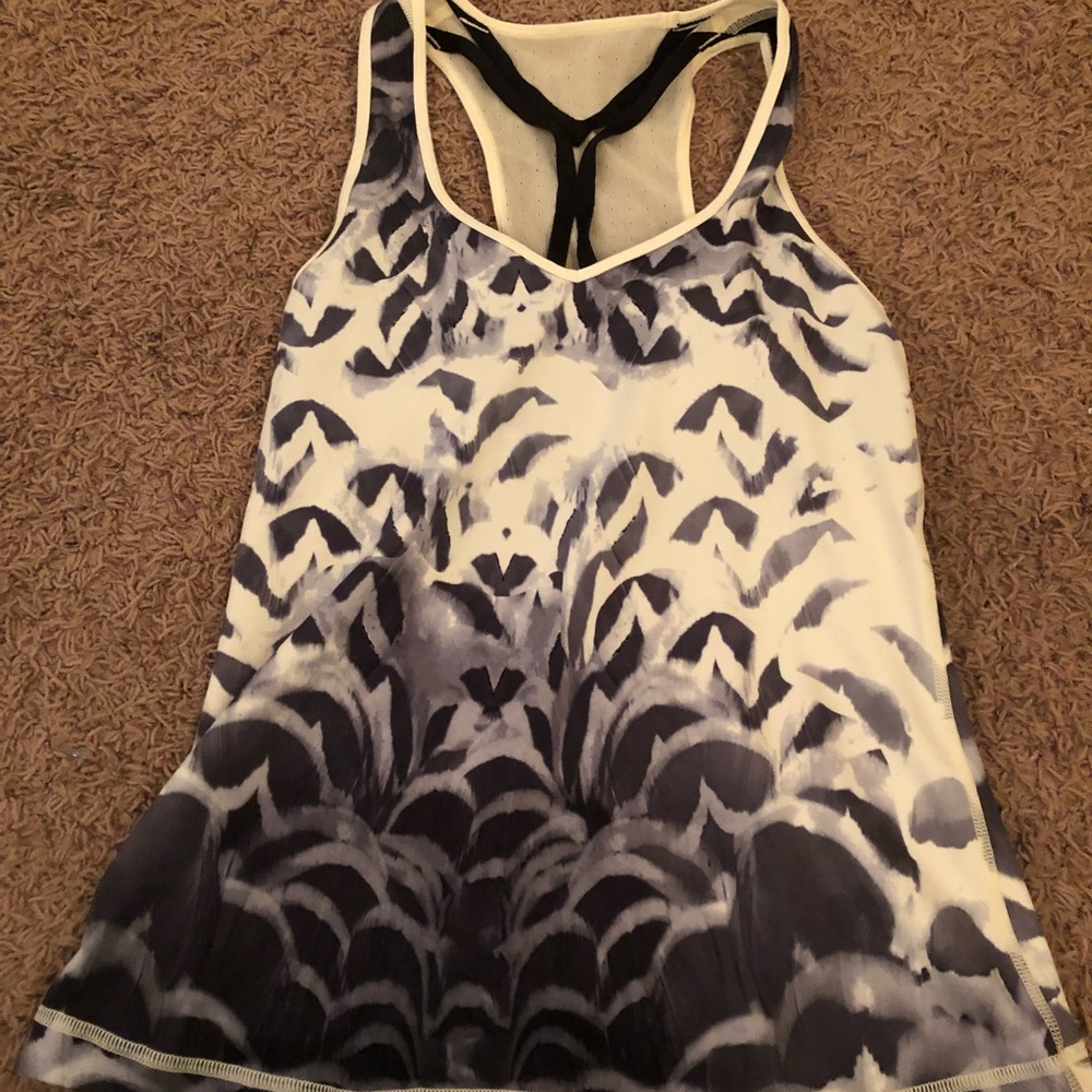 LULULEMON TANK TOP SIZE 6